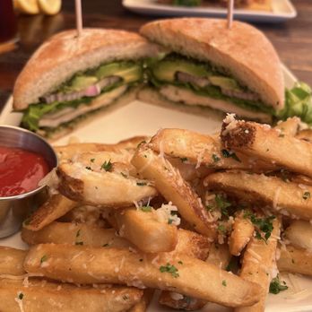 Beer Baron Bar & Kitchen - Pesto chicken sandwich and garlic fries - New American Near Me - Santa Rosa, California Beer Baron Bar & Kitchen - Pesto chicken sandwich and garlic fries - New American Near Me - Santa Rosa, California