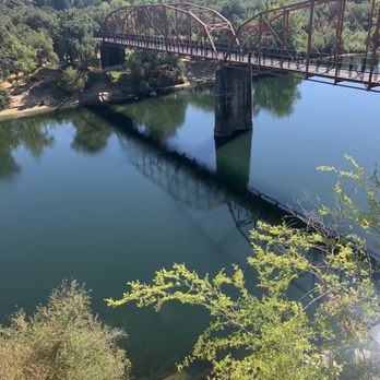 Fair Oaks Bluff/Park Reserve - Hiking Near Me - Fair Oaks, California