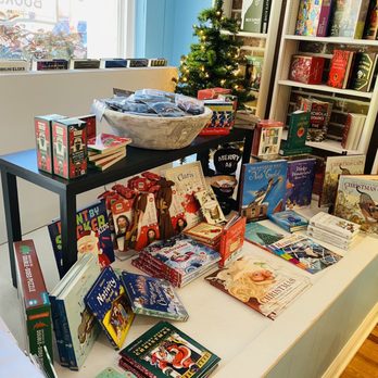 Writer’s Block Bookstore - Christmas display - Bookstores Near Me - Winter Garden, Florida Writer’s Block Bookstore - Christmas display - Bookstores Near Me - Winter Garden, Florida