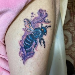 Yellow Rose Tattoo Studio - Bee