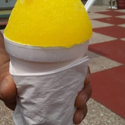 Umbrella's Shaved Ice - Pineapple flavor was delicious.