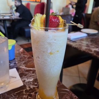 Grand Lux Cafe - Smoothie! - American Near Me - Paramus, New Jersey