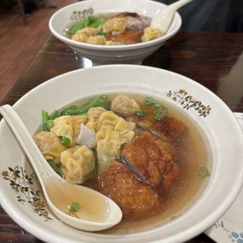 Lau Kee Restaurant - Roast Roasted Duck Wonton Noodle Soup - Barbeque Near Me - Philadelphia, Pennsylvania Lau Kee Restaurant - Roast Roasted Duck Wonton Noodle Soup - Barbeque Near Me - Philadelphia, Pennsylvania