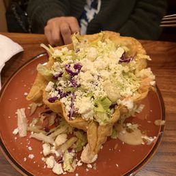 Taco salad with ground beef