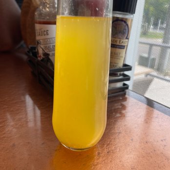 Another Broken Egg Cafe - Mango and kiwi Mimosa! - Breakfast & Brunch Near Me - Clearwater Beach, Florida