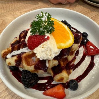 Taste & Glory - Berries Croffle - Breakfast & Brunch Near Me - San Mateo, California Taste & Glory - Berries Croffle - Breakfast & Brunch Near Me - San Mateo, California