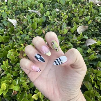 2EM Nail Place - Nail Salons Near Me - Irvine, California