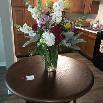 Elizabeth's Garden - Gorgeous arrangement - Florists Near Me - Mobile, Alabama