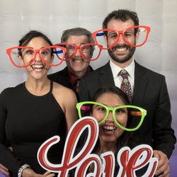Drop Top Entertainment - Wedding Photo Booth 3.24.23
Guest having fun in our Enclosed White cubed Photo Booth. Ancala Country Club