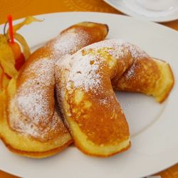 2 Buttermilch-Hefeplinse mit Butter&Zimt-Zucker - Oberlecker! 4,90Eur - da wird man richtig satt