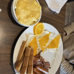 Friendly Restaurant & Pizzeria - Big boy breakfast with the breakfast poutine