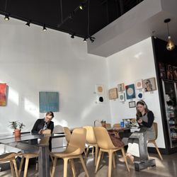 Cartel Roasting - Table seating