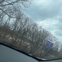 FedEx Ship Center - Parking lot