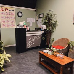 Asian Massage - Reception counter and waiting area