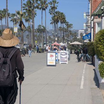 Venice Beach Boardwalk - Venice Beach Boardwalk - Beaches Near Me - Venice, California Venice Beach Boardwalk - Venice Beach Boardwalk - Beaches Near Me - Venice, California