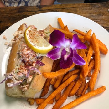 Guieb Cafe - Lobster roll - New American Near Me - Honolulu, Hawaii Guieb Cafe - Lobster roll - New American Near Me - Honolulu, Hawaii