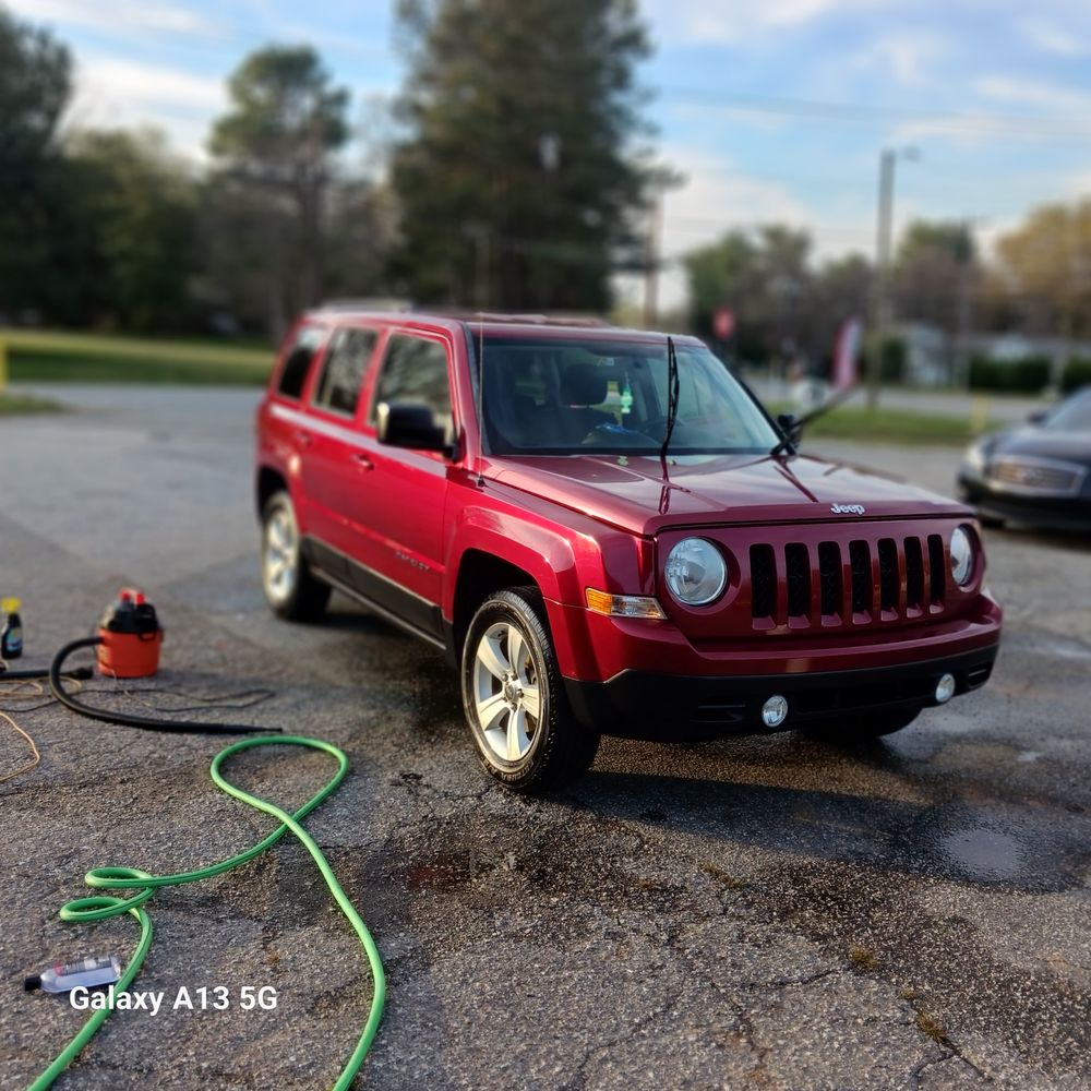 SOLID VEHICLE WASH AND DETAILING 2905 Pleasant Garden Rd, Greensboro, North Carolina Car
