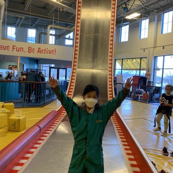 Funtopia - Birthday kid slide drop- loved it! - Party & Event Planning Near Me - Glenview, Illinois Funtopia - Birthday kid slide drop- loved it! - Party & Event Planning Near Me - Glenview, Illinois