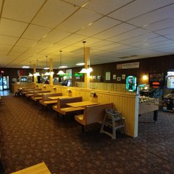 Alexander's Pizza - Plenty of room! :)