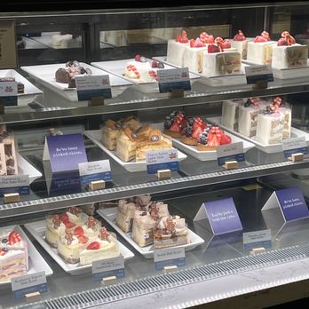 Paris Baguette - Bakeries Near Me - Vancouver, British Columbia