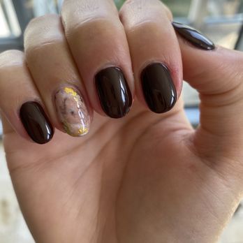 Neo Nails Brickell - Cute design on ring finger - Nail Salons Near Me - Miami, Florida Neo Nails Brickell - Cute design on ring finger - Nail Salons Near Me - Miami, Florida
