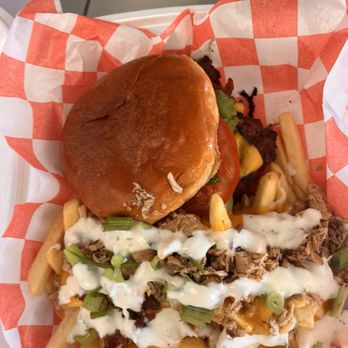 R Lunch Box - Smashed burger with loaded fries - Food Trucks Near Me R Lunch Box - Smashed burger with loaded fries - Food Trucks Near Me