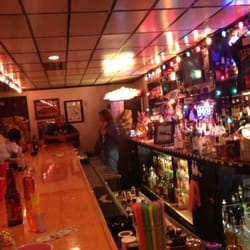 Carmen's Black & White Bar & Grill