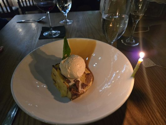 Clintons Bar & Grille by null