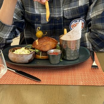 Circa 55 - burger - Bars Near Me - Beverly Hills, California