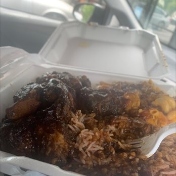 Jamaican Jerk Shack - Oxtail Mac and cheese rice and peas - Caribbean Near Me - Chattanooga, Tennessee Jamaican Jerk Shack - Oxtail Mac and cheese rice and peas - Caribbean Near Me - Chattanooga, Tennessee
