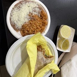 Burrito de chicharrones Burrito de chicharrones
