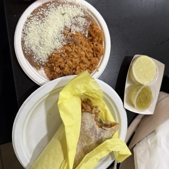Tacos El Jimador - Burrito de chicharrones - Tacos Near Me - Fontana, California Tacos El Jimador - Burrito de chicharrones - Tacos Near Me - Fontana, California