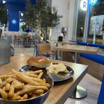 Redondos - Truffle fries, spicy crispy chicken - Breakfast & Brunch Near Me - Miami, Florida