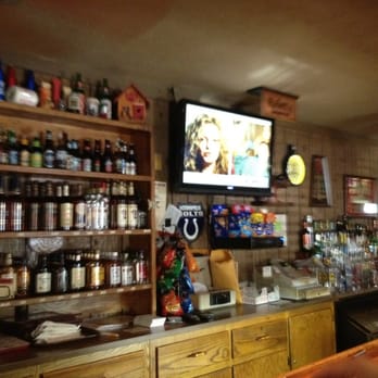Roberts Americus Restaurant - The bar - American Near Me - Lafayette, Indiana