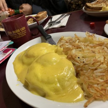 The Main Cafe - Benedict Eggs - Cafes Near Me - Stillwater, Minnesota