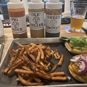 Lil' Bitta Bull  BBQ - RAR Nanticoke Nectar on tap. Sauces were good - Barbeque Near Me - Cambridge, Maryland