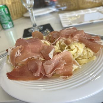 Dolly's - Heavenly prosciutto on a fettuccine dream. - Italian Near Me - El Cerrito, California