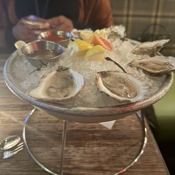 Crave Fishbar - Oysters (they had about 7 different options) - Seafood Near Me - New York, New York