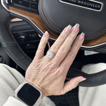 D Nail Bar - Fresh Fill - Nail Salons Near Me - Overland Park, Kansas D Nail Bar - Fresh Fill - Nail Salons Near Me - Overland Park, Kansas