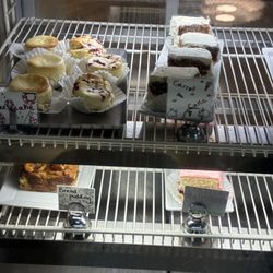 Katalina's Kupcakes - Bright cases of goodies
