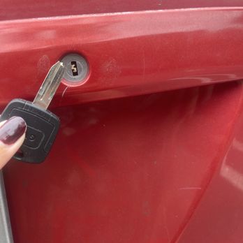 CarMax - THEY BROKE MY BOYFRIEND'S BRAND NEW KEY TRYING TO OPEN THE TRUNK. - Car Buyers Near Me - Palm Desert, California CarMax - THEY BROKE MY BOYFRIEND'S BRAND NEW KEY TRYING TO OPEN THE TRUNK. - Car Buyers Near Me - Palm Desert, California
