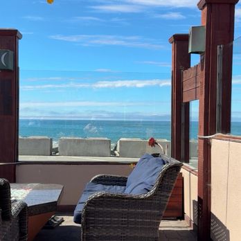 Miramar Beach Restaurant - Patio area, round table - Seafood Near Me - Half Moon Bay, California Miramar Beach Restaurant - Patio area, round table - Seafood Near Me - Half Moon Bay, California
