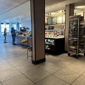Starbucks - Coffee & Tea Near Me - Hollywood, Florida