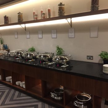 SilverKris Lounge - Bufet - Airport Lounges Near Me - Greater London, XGL