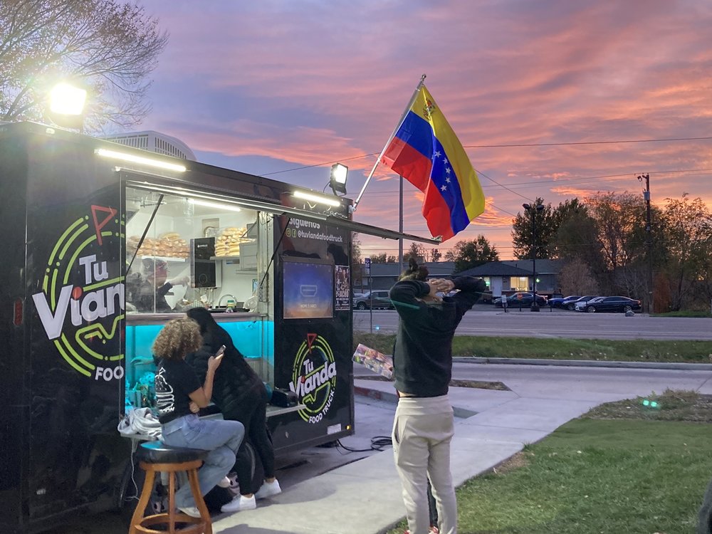 Tu Vianda Food Truck Logo