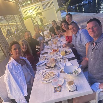 Big Cee’s Waterfront Dining - Elizabeth is the best waitress!!!!! - Steakhouses Near Me - Saint Martin