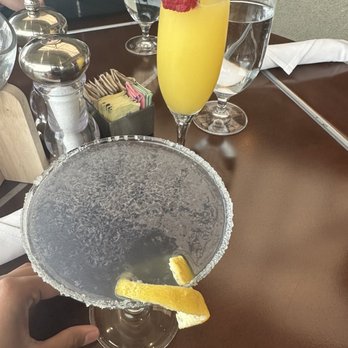 Pacific's Edge Restaurant - Lavender Lemon Drop and Mimosa - Seafood Near Me - Carmel, California