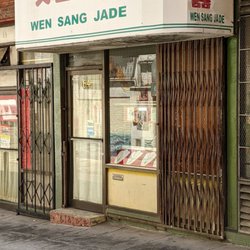 Wen Sang Jade - Nice and safe and clean store.