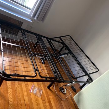 MakeSpace - New York - Foldable bed's mechanism was broken and the bed only lifted the upper part. It was also very scratched. - Self Storage Near Me MakeSpace - New York - Foldable bed's mechanism was broken and the bed only lifted the upper part. It was also very scratched. - Self Storage Near Me