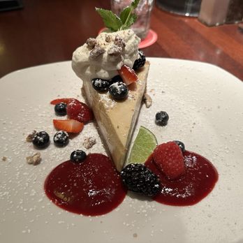 Pappadeaux Seafood Kitchen - Key Lime Pie - Seafood Near Me - Dallas, Texas Pappadeaux Seafood Kitchen - Key Lime Pie - Seafood Near Me - Dallas, Texas